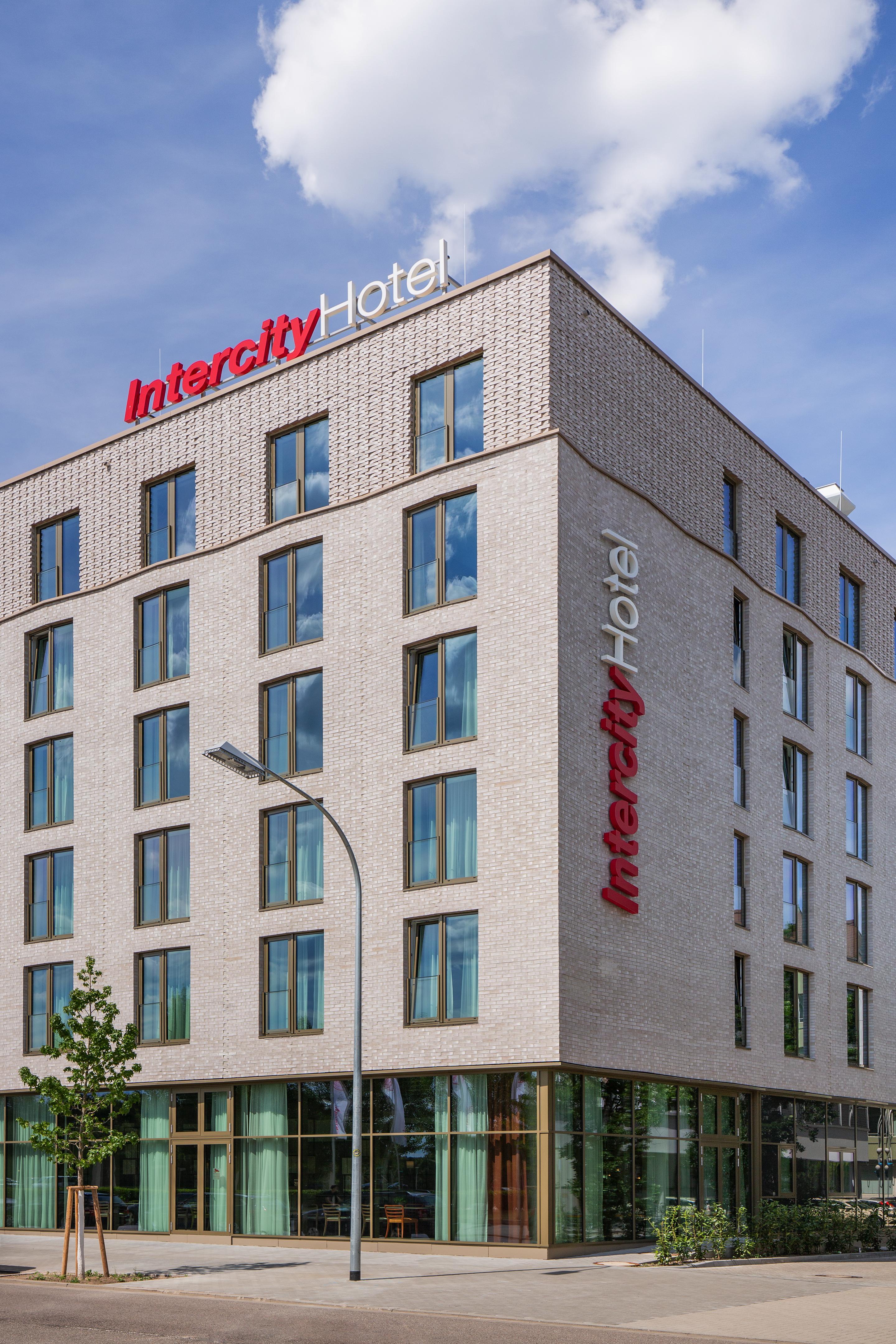 Intercityhotel Saarbrücken Exterior foto