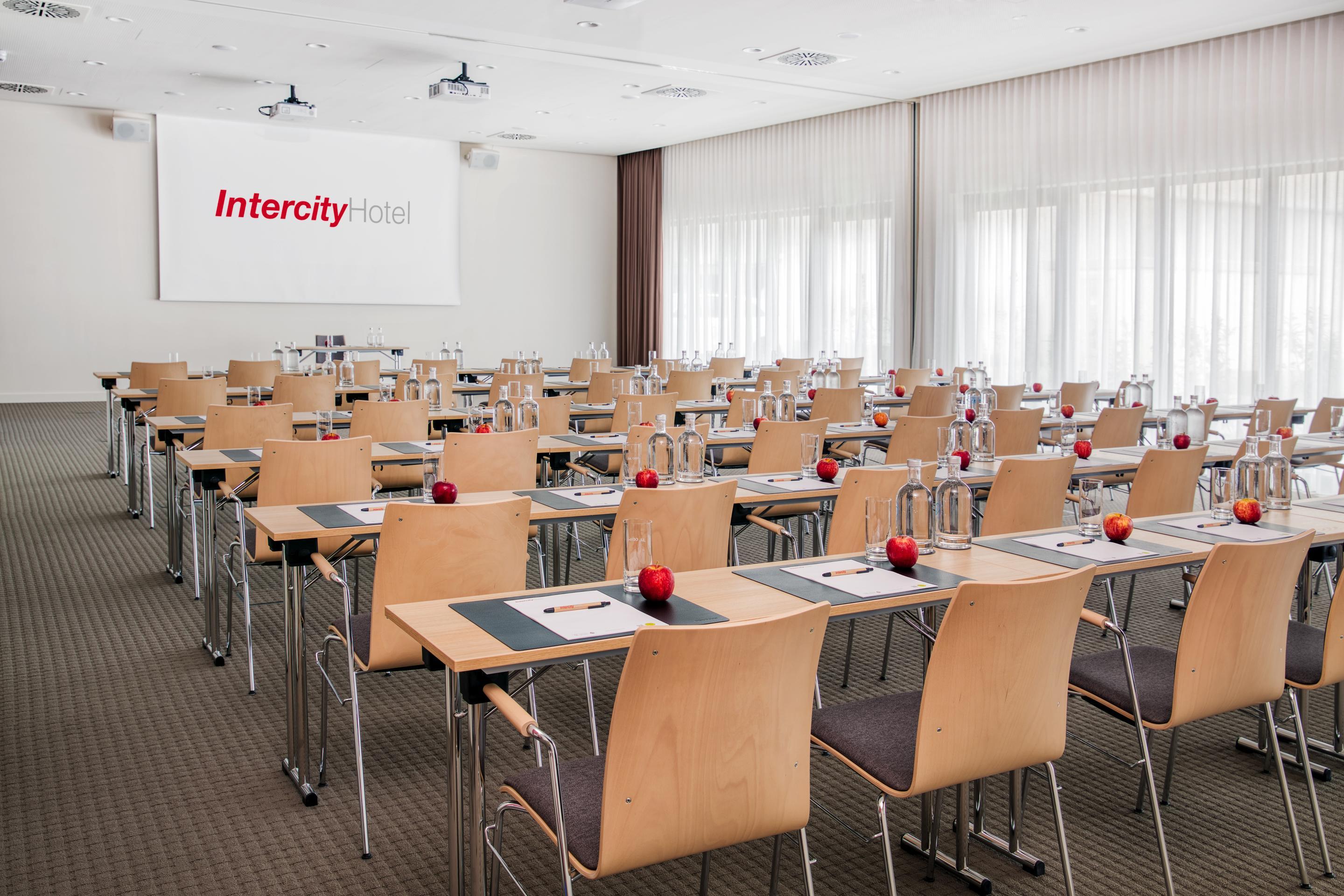 Intercityhotel Saarbrücken Exterior foto